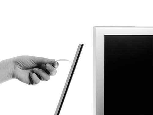 Infoline Notiz Klemmleiste auspacken und Klebstreifen entfernen